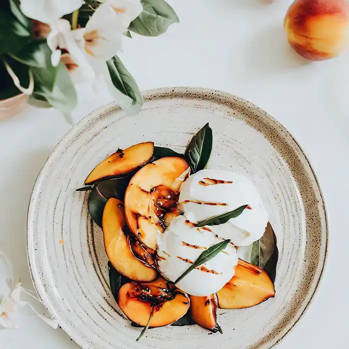 The Best Grilled Peaches and Burrata Salad Recipe